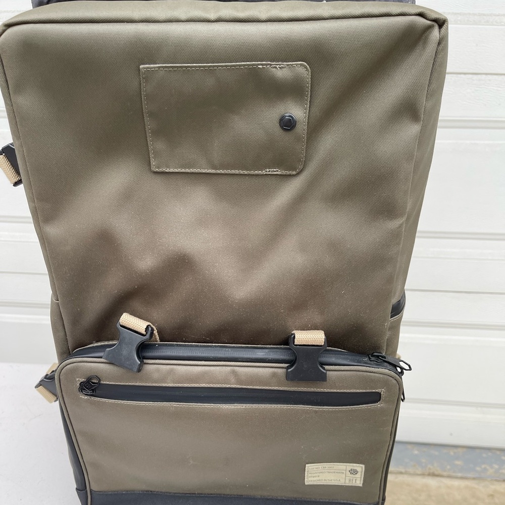 HEX DSLR Camera Backpack - Picture 2 of 9